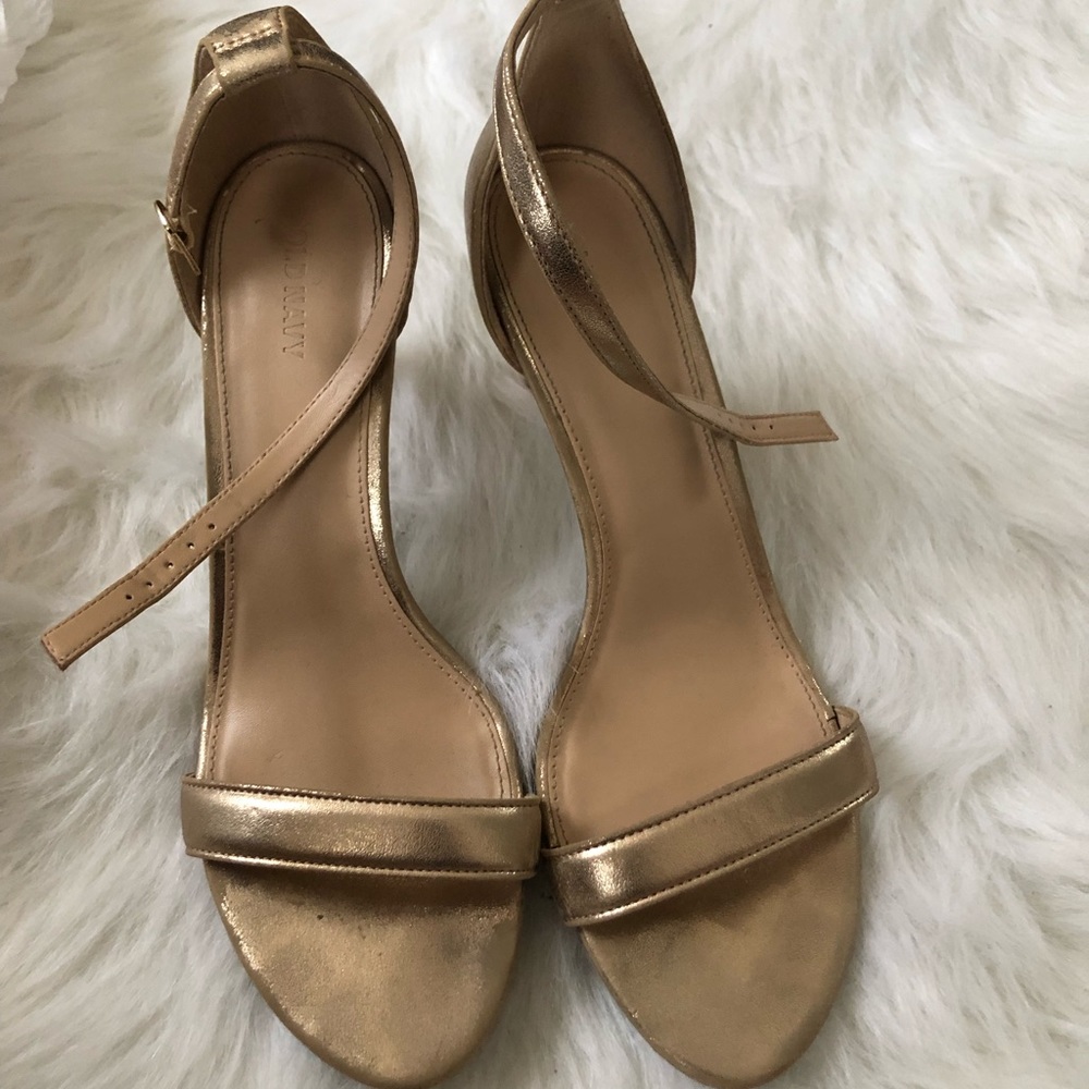 FLASH SALE Gold heels old navy
